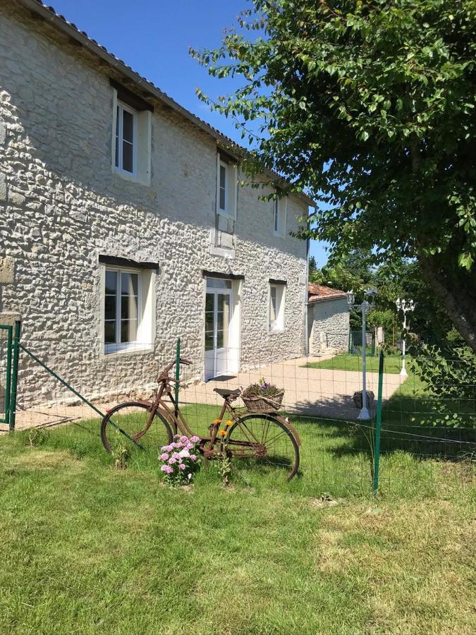 Bed and Breakfast Le Logis Du Plessis Chaniers Exterior foto